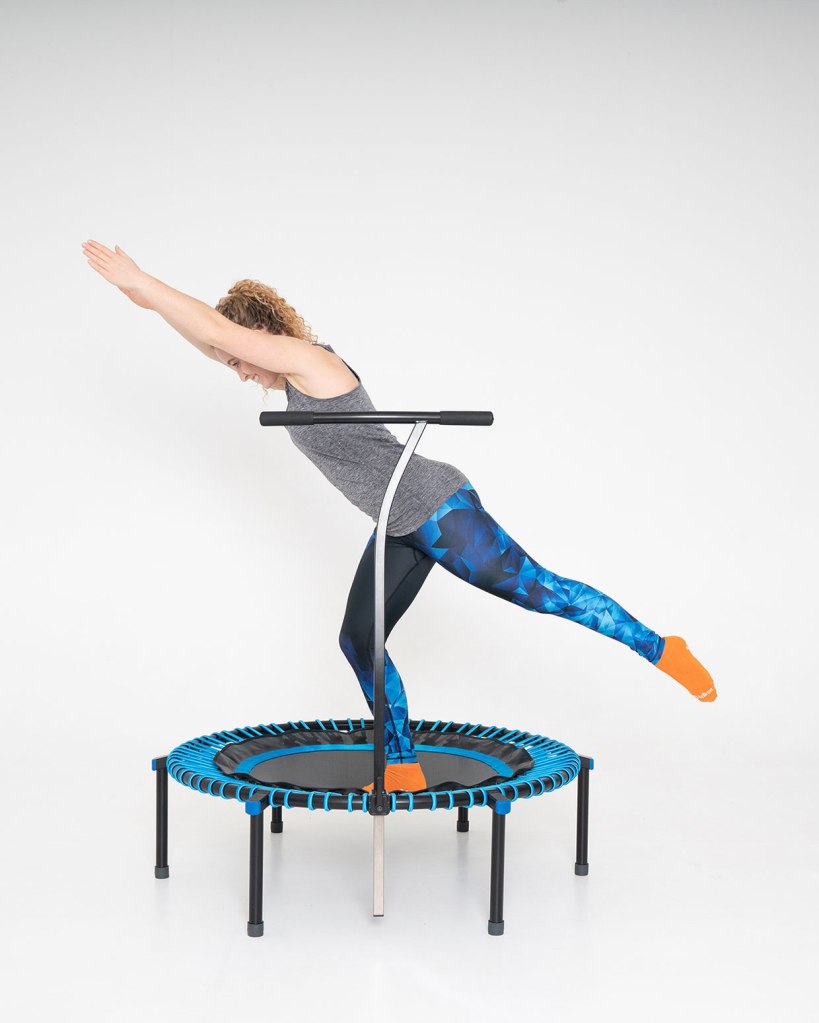 Schwerpunkt finden. Bei der Standwaage auf dem Trampolin gar nich so einfach. Aber machbar!